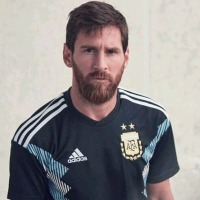 アルゼンチン代表、「1993」に触発されたW杯アウェイユニフォームを発表! 画像