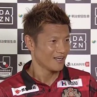 播戸竜二が流石すぎる!前代未聞…インタビュアーに「ツッコむ」 画像