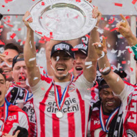 堂安と小林がプレーするオランダ1部、優勝チームが決定!あのレジェンドも歓喜 画像