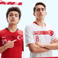 トルコ代表、国旗カラーの2018新ユニフォーム!ポップなビジュアルも 画像