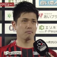 札幌DF進藤、お立ち台で神対応!「全然聞こえないよ~」と野次られる→大声で返答 画像
