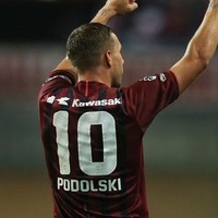 ポドルスキ、圧巻の2ゴール!直接FK&強烈ミドルを見るっきゃない 画像