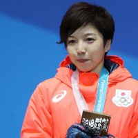 金メダリストの小平奈緒、あのJクラブを応援してた!マスコットとも交流する 画像