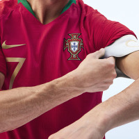 ポルトガル代表、W杯ユニフォームを発表!ホームはあの「歴史的勝利」を象徴 画像