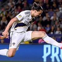 イブラヒモヴィッチ、MLSで初アシスト!流石に視野が広い 画像