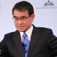 湘南サポの河野外相、名門クラブ元会長の大統領に挑戦状!「そのうち勝負しましょう」 画像