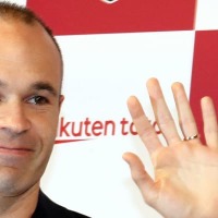 モデルの木下優樹菜、イニエスタとの2ショットを撮影!仕事が早い 画像