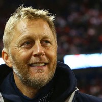 アイスランド代表監督、赤っ恥の大ポカ!飛行機を待たせちゃう 画像