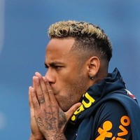 ネイマール、話題の「ヌードルヘア」を止める!またイメチェンだ 画像