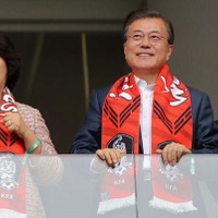 韓国大統領「北朝鮮とのW杯共同開催が現実化」宣言!FIFA会長と歓談 画像