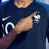 W杯優勝のフランス代表、早くも“新バージョン”のユニを発表!ネームナンバーも掲載 画像