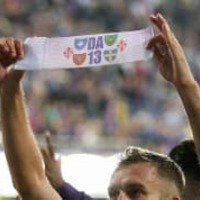 異例の措置に…死去した主将アストーリへの「特別キャプテンマーク」が許可 画像