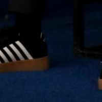 グアルディオラ監督が試合で履いてるスニーカー、「約8万円」だった! 画像