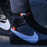 エンバペ、「NikeとOff-White」のコラボスニーカーを履いてた! 画像