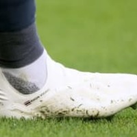 オーナー急逝のレスター、選手のスパイクも「追悼」仕様に 画像