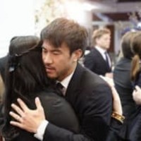岡崎らレスター選手、オーナーの葬儀に出席…その様子は 画像