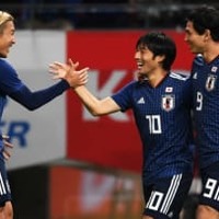 山中の衝撃弾も!日本代表、キルギス戦での「圧巻4ゴール」を動画で見よ 画像