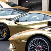 オーバメヤングのランボルギーニを「金色にする動画」がおもしろい 画像