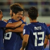 10人替えた日本代表、塩谷の強烈ミドルでウズベクを撃破!首位通過が決定 画像