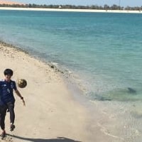 「16強芸人」カカロニ菅谷が挑戦!UAEで飛び込みサッカーはできるのか? 画像