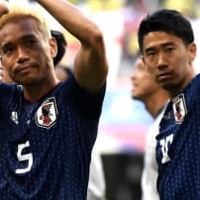 香川の「縦FK」、長友も驚いたとツイート!トルコも報じる 画像