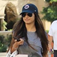 あのサッカーファンとして有名なセクシーポルノ女優が蹴る!そして大量抜きだ! 画像