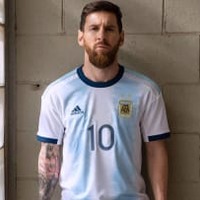 アルゼンチン代表、コパ・アメリカに向けた新ユニフォーム発表!「淡い色合い」に 画像