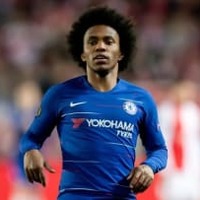 いいひと!チェルシーMFウィリアン、少年ファンとサッカーする 画像
