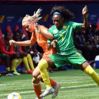 女子W杯、相手の控え選手が水をくれたのにガチギレ!なにがあった 画像