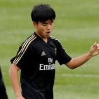 久保建英、レアル選手を一発回避した「密集でのマジカルタッチ」がこれ 画像