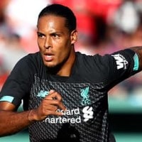 ファン・ダイクが選ぶ!サッカーゲームで使う「最強の5人」はこれだ 画像
