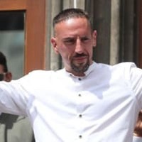 イタリア移籍のリベリ、空港「出待ち」がすごい!熱狂の模様がこれ 画像