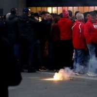 アーセナルと対戦したスタンダールファン、「駅を燃やした」映像がこれ 画像