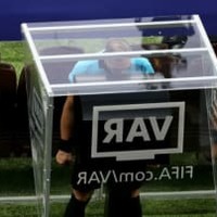 サウジのVAR、「スマホ充電」で故障してた 画像