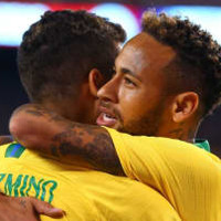ネイマールとフィルミーノ、あの元Jリーガーとハグ!これはグッとくる 画像