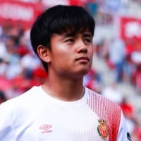 久保建英、スペインで「笑いが起きた」ベンチシーンがこれ 画像