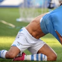 英雄になったイケメンFWインモービレ、ダサすぎる「赤っ恥パフォ」がこれ 画像