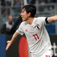 久保建英もお手上げ?U-22代表で「股抜き」されるとこうなる 画像
