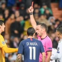 レアルGKクルトワ、PSG戦で取り消された「一発レッド」がこれ 画像