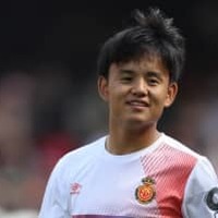 久保建英、レアル選手に愛されてる!マルセロの「頭ポンポン」がこれ 画像