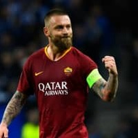 引退デ・ロッシ、あのメッシを狩った「震える鬼タックル」がこれ 画像