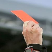 「1人がワンプレーで3枚カード」もらう場面がこれ!何があった 画像