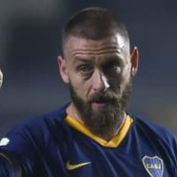 デ・ロッシ「ダービー観戦の変装」がガチすぎ!もはや特殊メイク… 画像