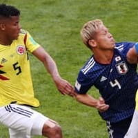 ラグビーか!日本とも戦ったサッカー代表選手の「赤っ恥キック」がこれ 画像