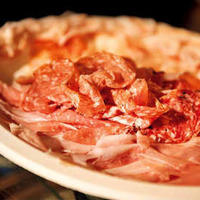 「叶うなら10分以内に食べてほしい!」こだわりは強いが、その口どけに驚嘆させられる生ハムがあった! 画像