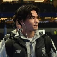 南野拓実、リヴァプールを満喫!あの「伝説バンド像」に会う 画像