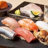 青山の寿司デートにおすすめ!春を感じるネタが満載の嬉しい新店だ! 画像