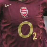 日本のNTTも!「携帯電話スポンサー」のサッカーユニフォーム8選 画像