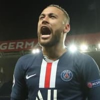 大逆転のPSG!ネイマールの「飛び込みヘッド」がこれ 画像