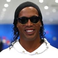 逮捕のロナウジーニョ、大暴れ!「激写された獄中サッカー」がこれ 画像